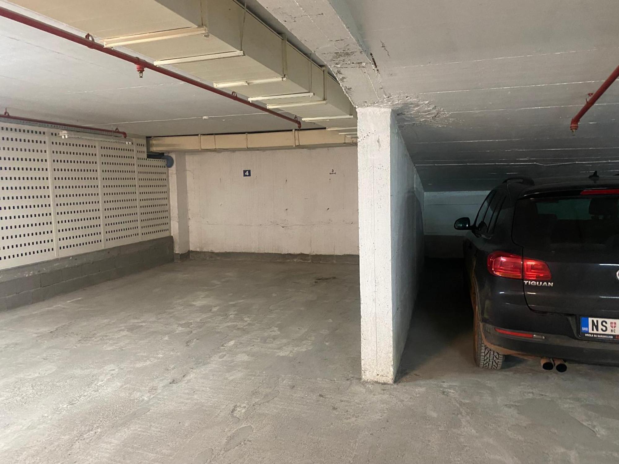 Luxury Apartments Parking In Garage Ni Eksteriør bilde